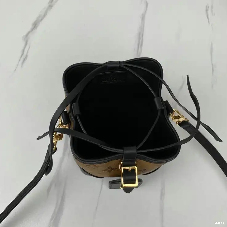 LV Bags 206B570004 0701